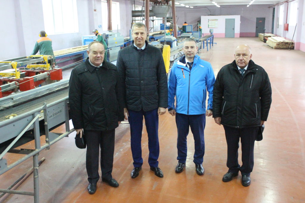 Министр экономики Республики Беларусь Дмитрий Николаевич Крутой посетил свою малую родину.