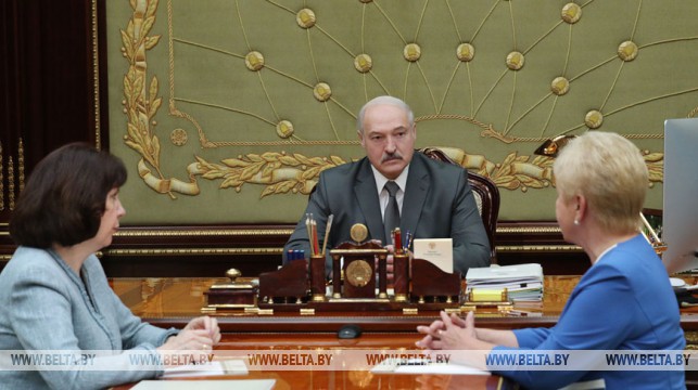 “Все будет по закону и Конституции” – Лукашенко обсудил с Ермошиной организацию парламентских выборов