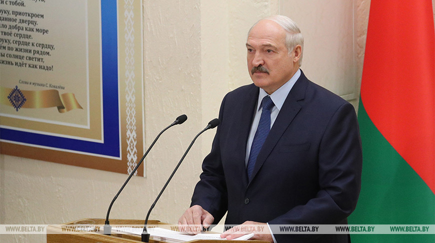 Лукашенко о важнейшей задаче белорусской медицины, зарплатах, жилье и кадрах
