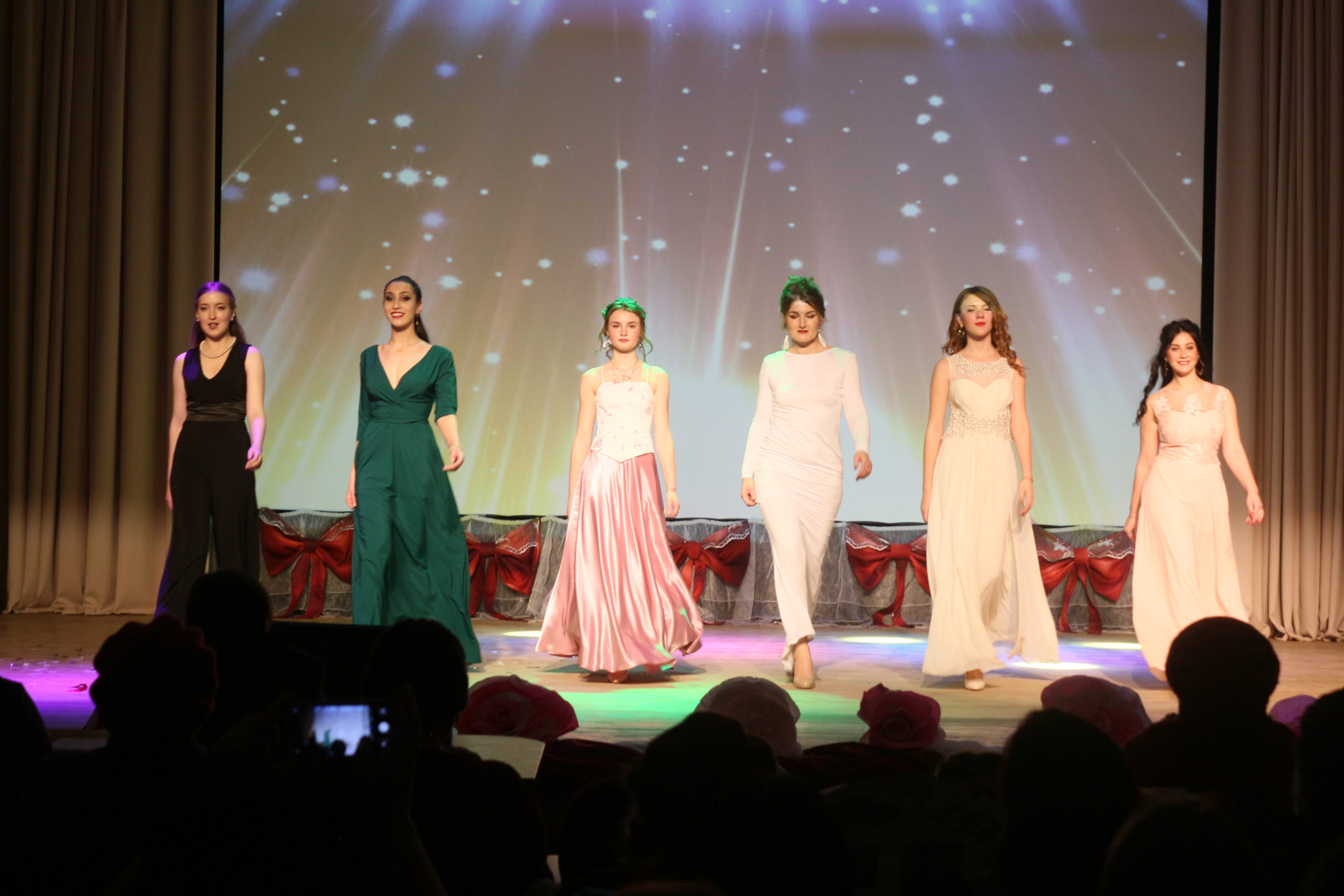 Красавицы  боролись  за  титул  «Мисс  Кличев-2019»