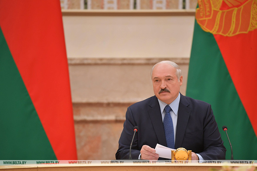 Лукашенко дает интервью телерадиокомпании “Мир”