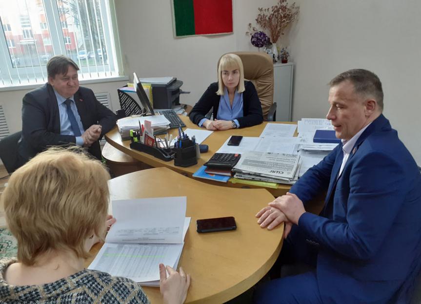 Депутат Палаты представителей Национального собрания Республики Беларусь Светлана Шутова встретилась с трудовыми коллективами Кличевского района