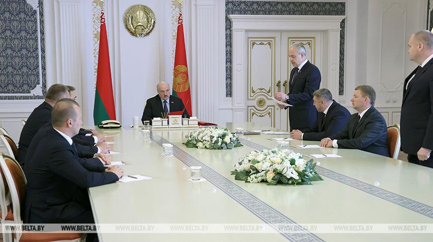 Лукашенко поставил задачу до конца года реализовать не менее одного инвестпроекта в каждом районе