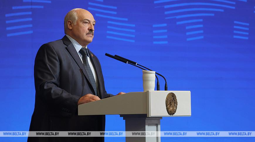 Уравнять социальные стандарты в городе и на селе. Александр Лукашенко назвал важнейшую задачу пятилетки