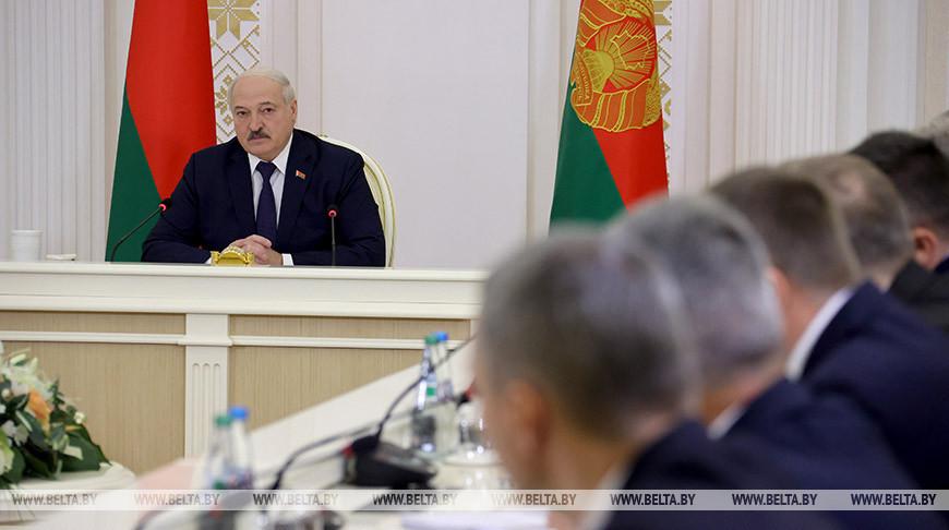 Лукашенко про ВНС: важно, чтобы люди принимали решения, на которые будут опираться госорганы