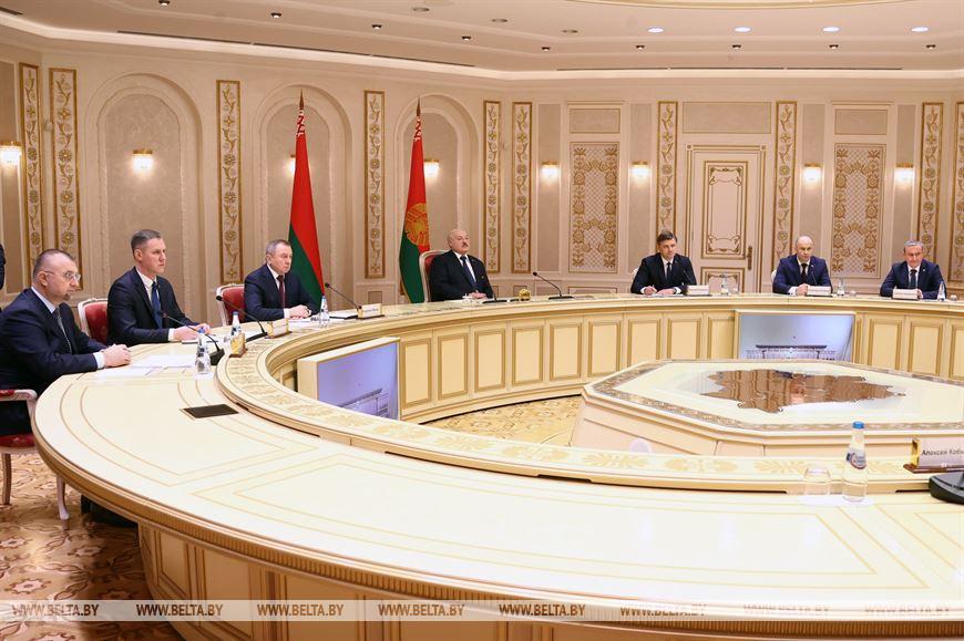 Лукашенко заявил об эффективности принятой Беларусью и Россией стратегии союзного строительства