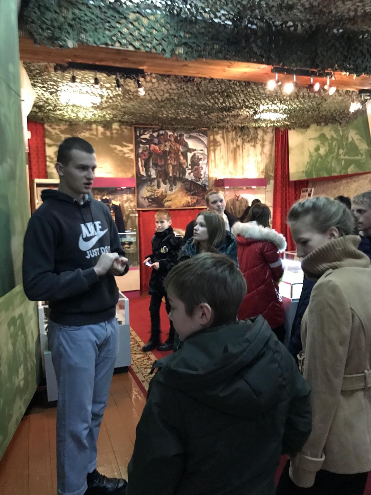 Учащихся Дмитриевской средней школы съездили на экскурсию в музей д.Сычково Бобруйского района