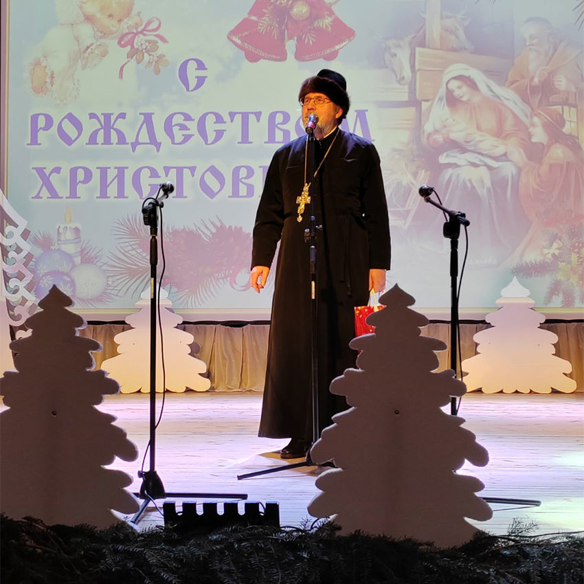 Поздравление настоятеля Свято-Благовещенского храма Сергия Андреева